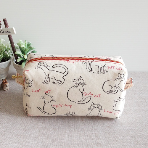 スクエアポーチ ネコ柄 化粧ポーチ 四角いポーチ スクエアポーチ