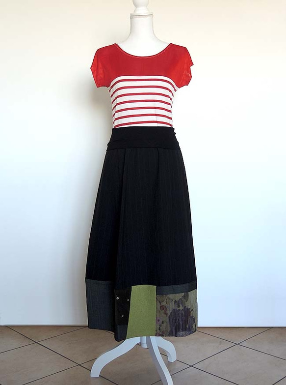 [一点もの・送料無料]イタリア人作家の秋冬物ロングスカート黒 5枚目の画像