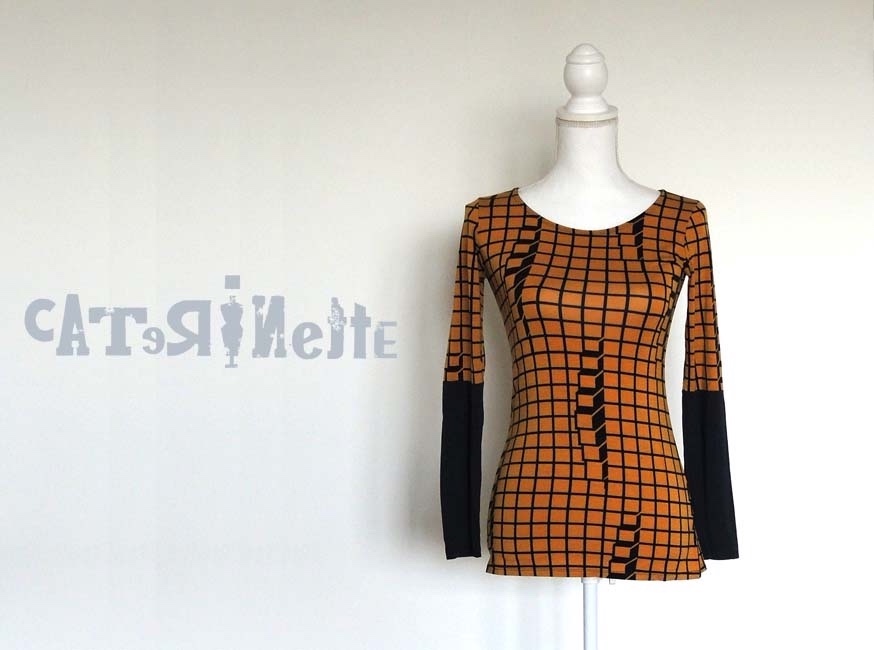 [20%OFFクーポン ]イタリア人作家のブライトイエローカットソー