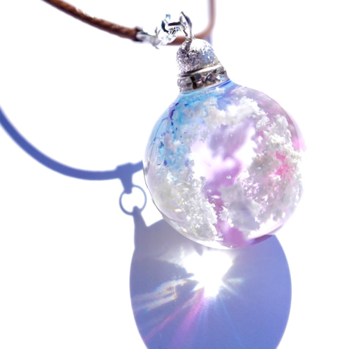 ゆきそら様❤レジン❤ペンダント ブローチ 5000で送料無料】レジンペンダント《空駆けるⅡ》レジン/雲