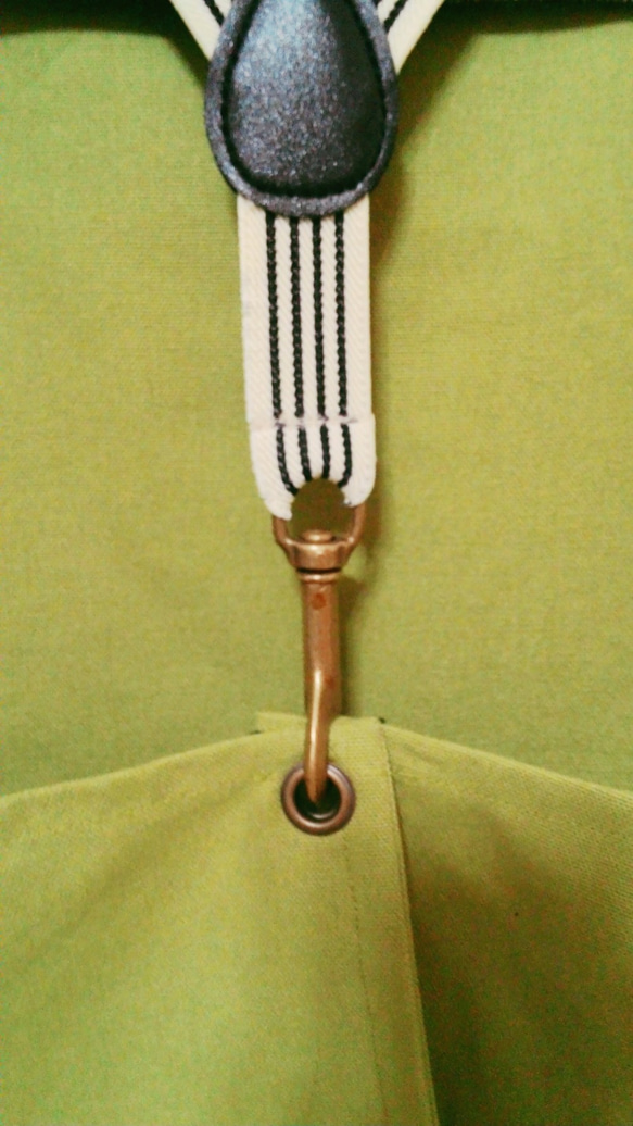 抹茶綠酒桶布吊帶圍裙 第4張的照片