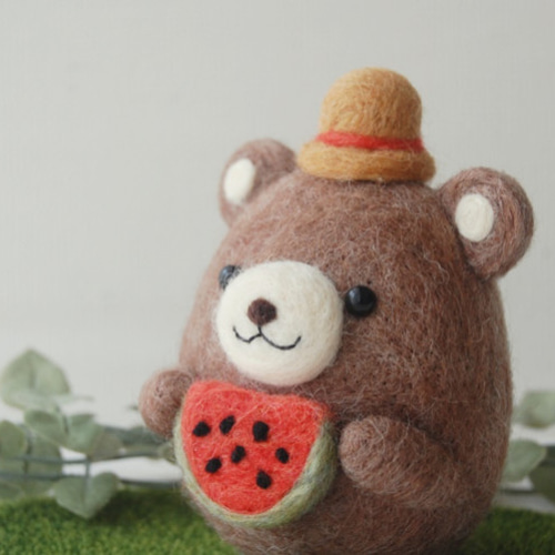 羊毛フェルト：夏のくまちゃん「すいかいただきまーす！」 羊毛