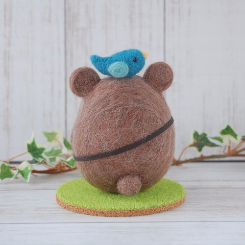 羊毛フェルトの癒しマスコット 幸せの青い鳥とくまちゃん 頑張ってる方