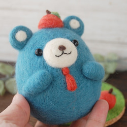 羊毛感覺癒合吉祥物“蘋果帽子裡的藍熊” 第4張的照片