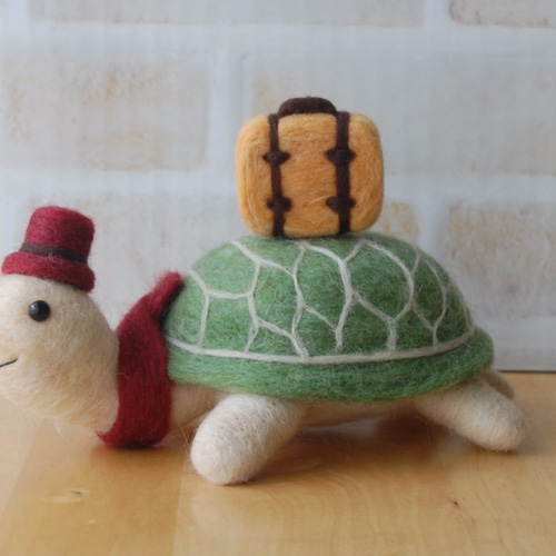 羊毛フェルトマスコット：秋なので…「旅するカメさん」 羊毛フェルト
