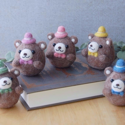 羊毛フェルト：ちびくまちゃん(青) 羊毛フェルト にじいろたまご