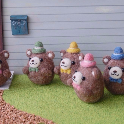 羊毛フェルト：ちびくまちゃん(青) 羊毛フェルト にじいろたまご