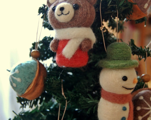 羊毛フェルトくまサンタとスノーマンのクリスマスオーナメント その他
