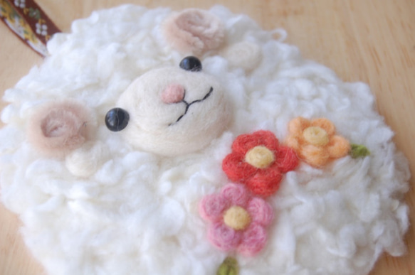 ゆんさまオーダー品】 羊毛フェルトもこもこひつじちゃん壁掛けタイプ 