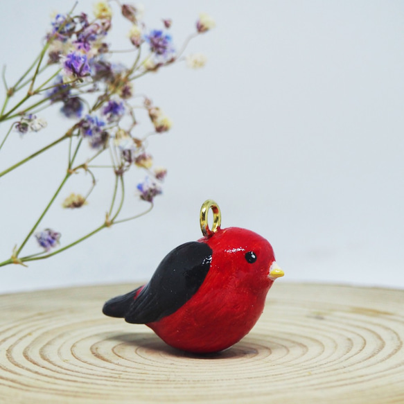 小猩紅唐納雀手工手繪頸鏈/墜子 Scarlet tanager handmade necklace 第2張的照片