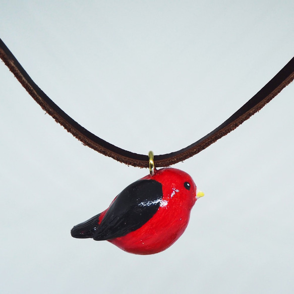 小猩紅唐納雀手工手繪頸鏈/墜子 Scarlet tanager handmade necklace 第4張的照片