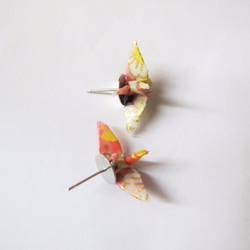 折り紙の鶴のイヤピン Origami Crane ear pins (birds) 4枚目の画像