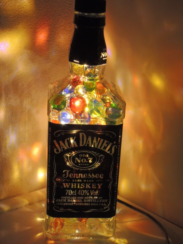 癒しのボトルランプ　「ジャック　ダニエル」カラービー玉＋LED 1枚目の画像