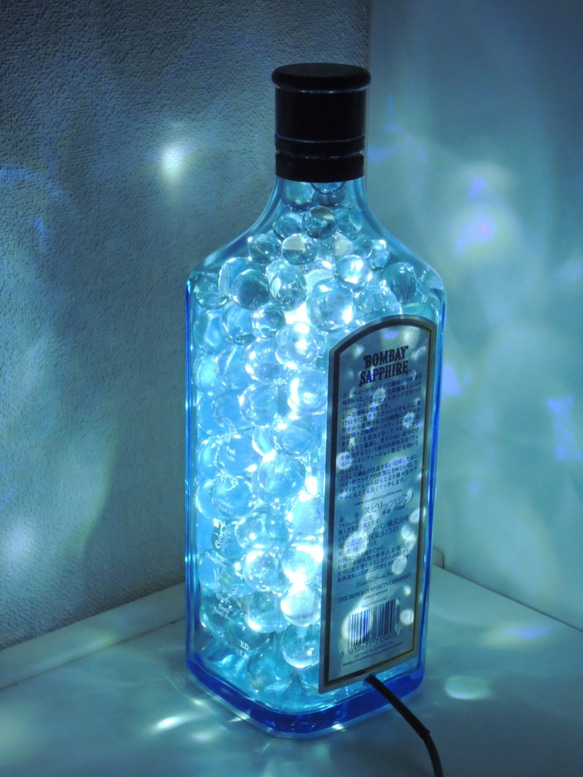 癒しのボトルランプ　「ボンベイ　サファイア」白LED＋クリアビー玉＋輝度コントローラー 4枚目の画像