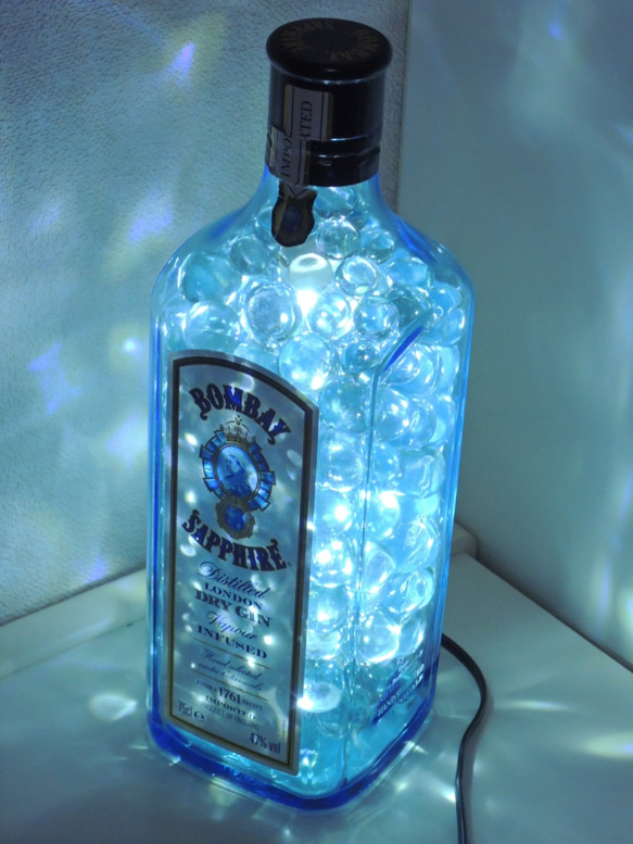 癒しのボトルランプ 「ボンベイ サファイア」白LED＋クリア