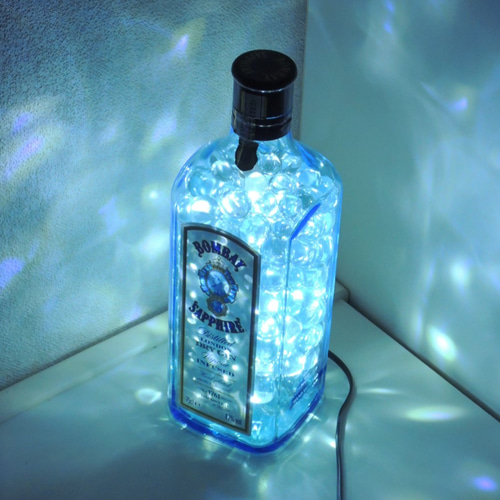 BOMBAY SAPPHIRE  壁掛けライト