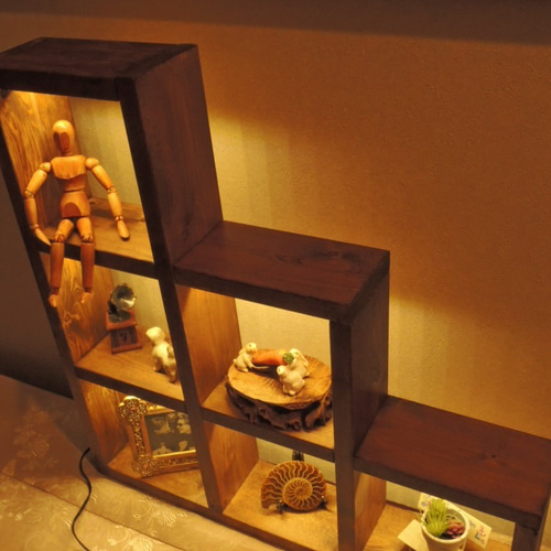 お値下げしました飾り棚 証明付き飾り棚 値下げしました。