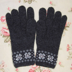 縄編みの手袋　チャコールグレー  カシミヤ 2枚目の画像