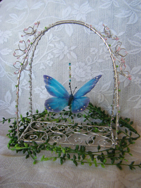 レジン　ハンドメイド　花柄、蝶、建物 花に誘われて レジンのモルフォ蝶 その他置物 unntinn 通販 5273636 その他