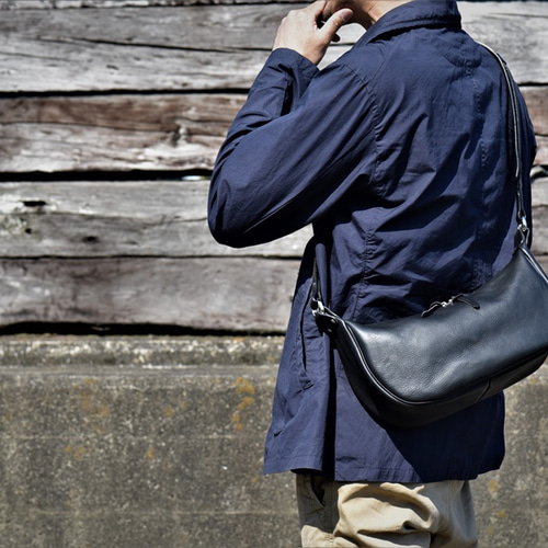 極美品　ルボナー　パパスショルダー　ミネルバボックス　ネロ（ブラック） ル・ボナーさんより、予想外のタイミングでパパスショルダーが