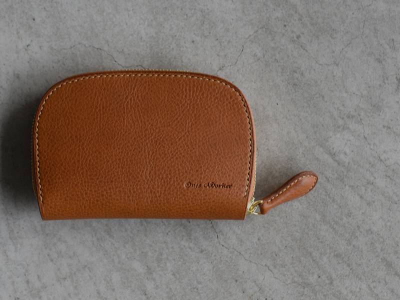 ■送料無料■カラーオーダー■ミネルバボックス ミドルサイズのラウンドファスナーウォレット【コニャック】