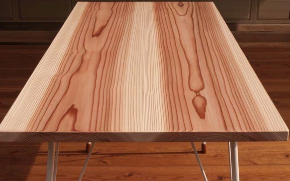 ◇杉　浮造りテーブル　ナチュラル仕上げ　1200／580◇ホワイト鉄脚　木目綺麗　ワックスオイル 4枚目の画像