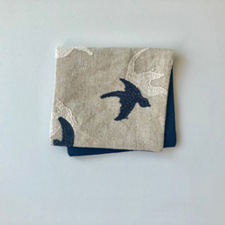 リネン♡サニタリーケース 鳥の刺繍柄 2枚目の画像