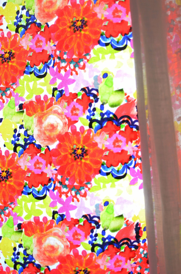 ファブリック生地　布　テキスタイル　コットン　Resort Flower 5枚目の画像
