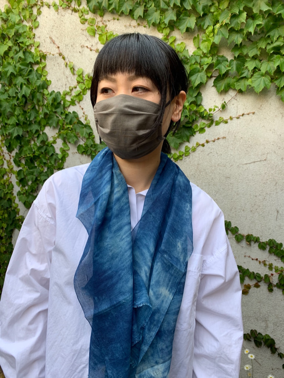 【在庫限り】藍染綿麻プリーツ型マスク・マスクカバー(淡藍) 3枚目の画像