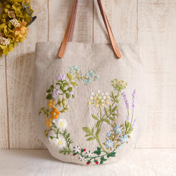 美品　レア　familiar 刺繍入り手提げバッグ 名入れ刺繍 ファミリア風チェックのマザーズバッグ 絵本バッグ