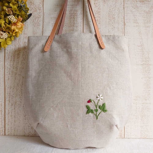 受注製作*手刺繍*フラワーサークル*お散歩バッグ*リネン*本革