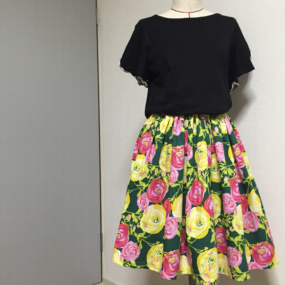 《kai's》USA輸入生地華麗なる花柄ギャザースカート 2枚目の画像