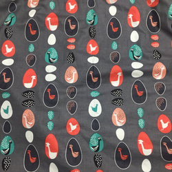 《kai's》USA輸入生地タマゴ柄が綺麗に配置されストライプに見えるギャザースカート 4枚目の画像