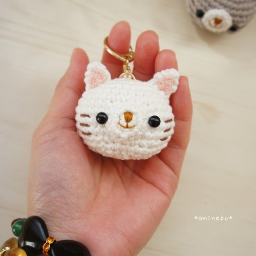amineko製あみぐるみ♡白猫さんキーホルダー（顔だけタイプ