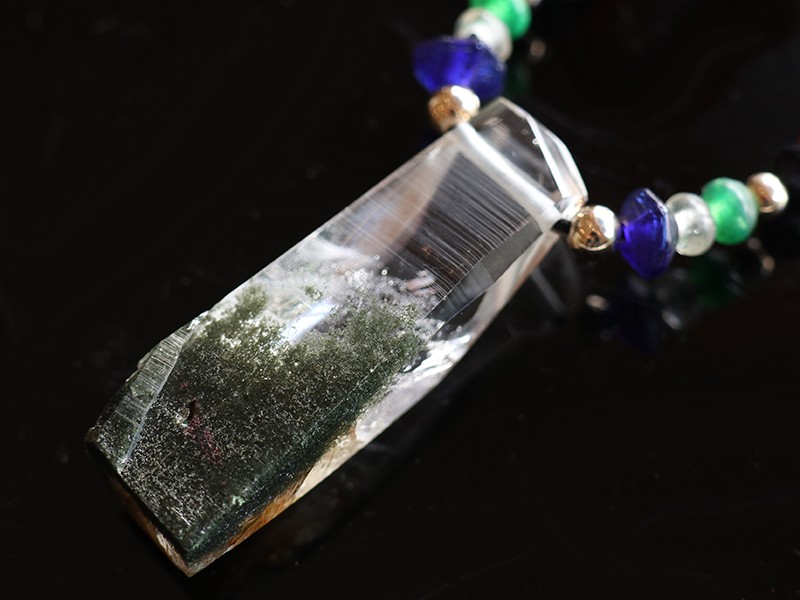 【Special piece】ガネーシュヒマール産ゴールデンルチル、ガーデンクォーツとアンティークビーズのデザイン編みネ