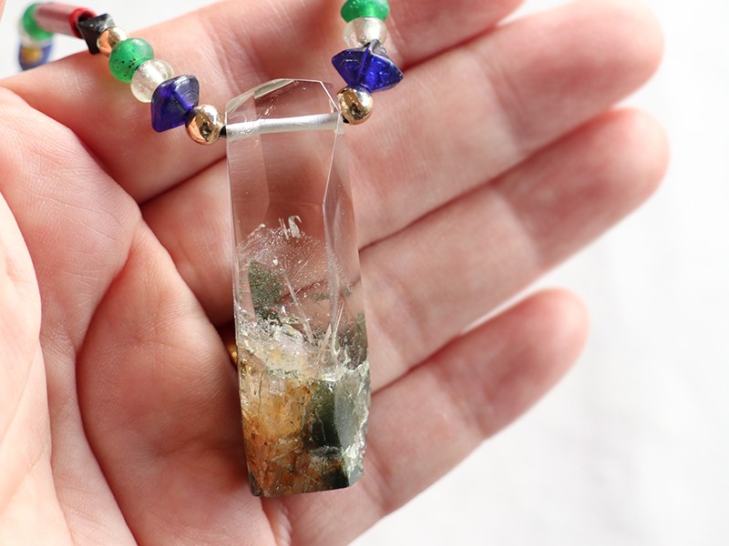 【Special piece】ガネーシュヒマール産ゴールデンルチル、ガーデンクォーツとアンティークビーズのデザイン編みネ