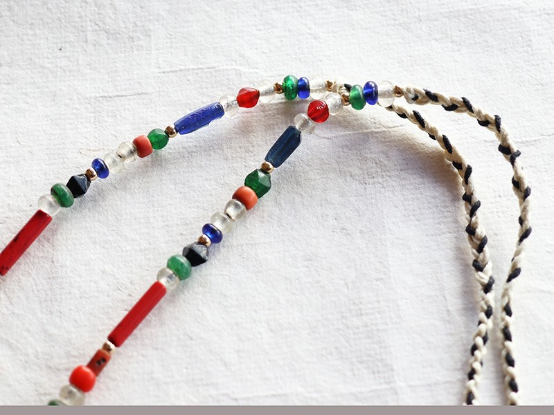 【Special piece】ガネーシュヒマール産ゴールデンルチル、ガーデンクォーツとアンティークビーズのデザイン編みネ