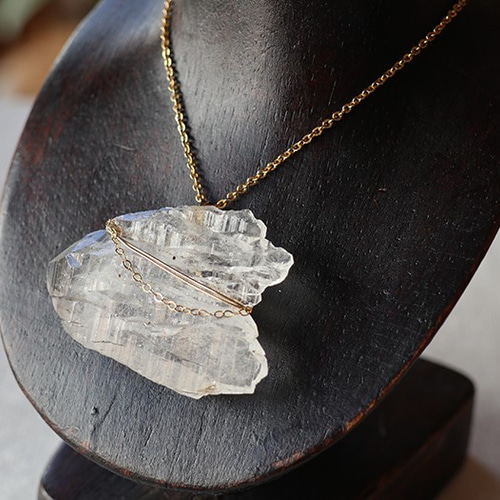 世界に1つの天然石ペンダント☆ガネーシュヒマール産ヒマラヤ