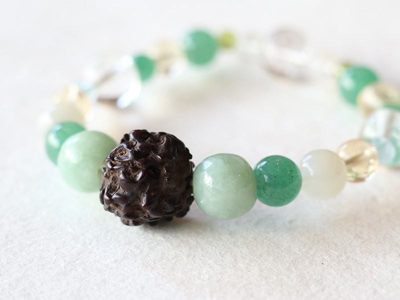 ルドラクシャ＆翡翠、アベンチュリンのグリーンカラーブレスレット