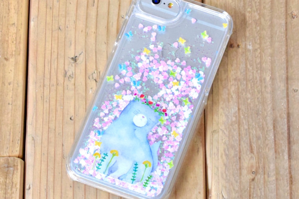 ふてネコが花畑にたたずむグリッタースマホケース＊iPhone全機種対応/Xperia XZ1 Compact 2枚目の画像
