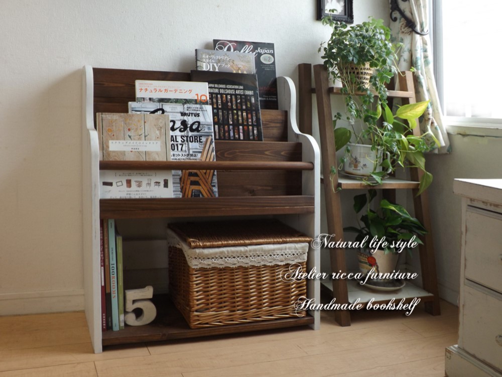 アンティーク風な絵本棚Wide60