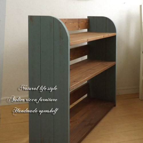アンティーク風に作ったブルーグレーの棚