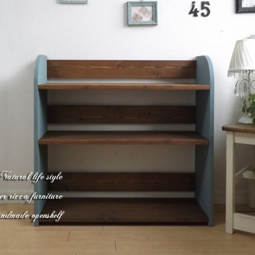 アンティーク風に作ったブルーグレーの棚