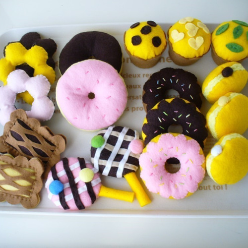 ①フェルトままごと　ドーナツ屋さん　オーダーページ ドーナツ屋さん フェルトままごと 受注製作 おもちゃ・人形