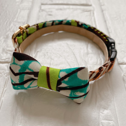 【送料無料】アフリカ布の猫の首輪＊ぷっくりリボン＊緑ピンク幾何学柄 3枚目の画像