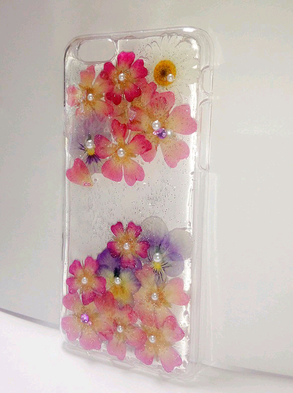 ビオラとバラの花びら舞う、押し花iPhone6ケース、カバー 3枚目の画像