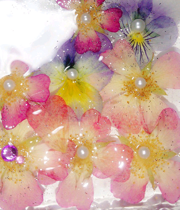 ビオラとバラの花びら舞う、押し花iPhone6ケース、カバー 5枚目の画像