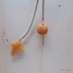 Topaz Cross Diffuser Lava Beaded Y-Necklace 6枚目の画像