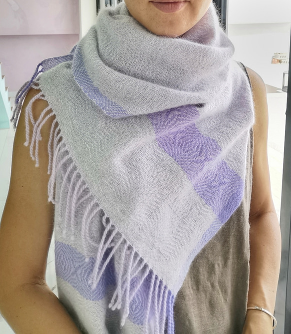 Handwoven Cashmere Scarf 手織客什米爾羊絨圍巾 第2張的照片