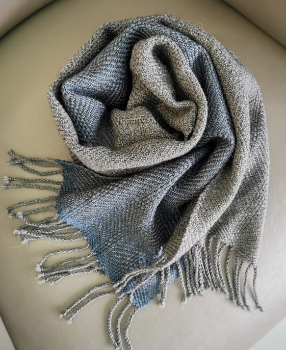 Handwoven Alpaca & Silk Scarf 手織羊駝絨蠶絲圍巾 第5張的照片